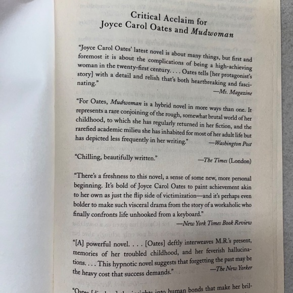 JOYCE CAROL OATES, MUDWOMAN, 2012, paperback, basically new. - Picture 3 of 4